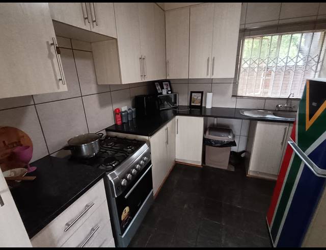 2 BEDROOM TOWNHOUSE FOR SALE IN SAFARI GARDENS